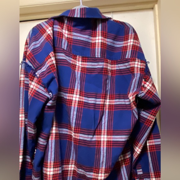 Women’s Plaid Button Up - Picture 4 of 4